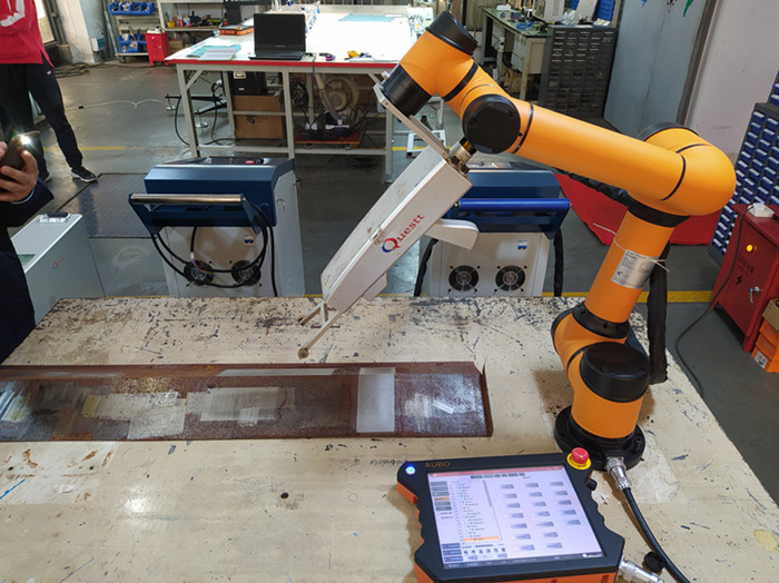Robot laser cleaning.jpg
