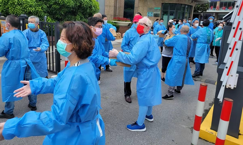 Our customer Jacobus are helping Shanghai fight against the outbreak as volunteers